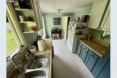 240 Marion Ln, Eugene, OR 97404 - Photo 6