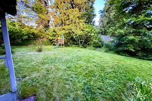 240 Marion Ln, Eugene, OR 97404 - Photo 10