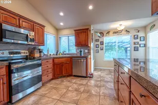 2558 Golfview Ave, Sutherlin, OR 97479 - Photo 22