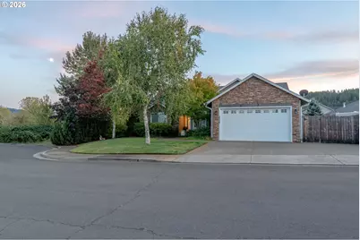 2558 Golfview Ave, Sutherlin, OR 97479 - Photo 2