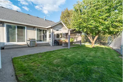 2558 Golfview Ave, Sutherlin, OR 97479 - Photo 18