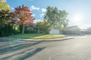 2558 Golfview Ave, Sutherlin, OR 97479 - Photo 10