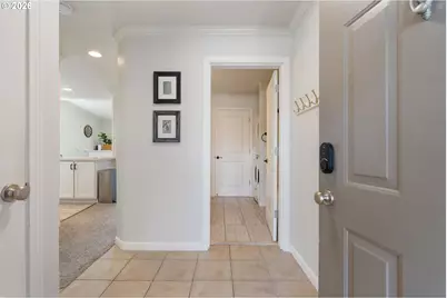 15056 NW Central Dr #702, Portland, OR 97229 - Photo 4