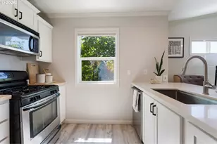 15056 NW Central Dr, Portland, OR 97229 - Photo 10