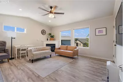 15056 NW Central Dr #702, Portland, OR 97229 - Photo 6