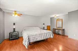 542 NE 14th Ave, Hillsboro, OR 97124 - Photo 28