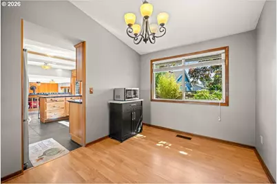 542 NE 14th Ave, Hillsboro, OR 97124 - Photo 6