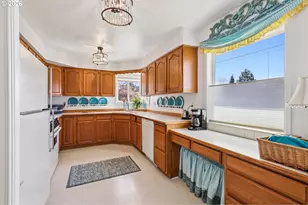 801 Cowlitz Way, Kelso, WA 98626 - Photo 10