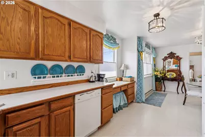 801 Cowlitz Way, Kelso, WA 98626 - Photo 14