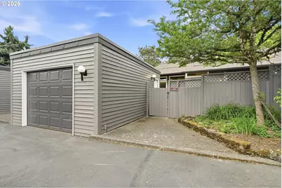28612 SW Ash Meadows Blvd #30, Wilsonville, OR 97070 - Photo 2