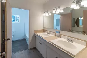 255 Shady Dr, Roseburg, OR 97471 - Photo 14