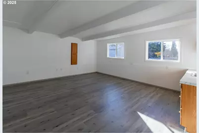 255 Shady Dr, Roseburg, OR 97471 - Photo 10