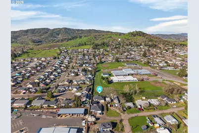 669 NW T St, Winston, OR 97496 - Photo 36