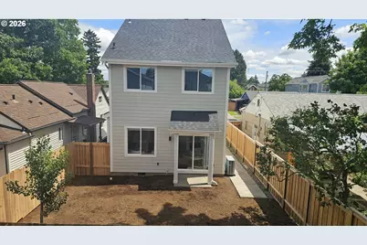 8805 N Dwight Ave, Portland, OR 97203 - Photo 4