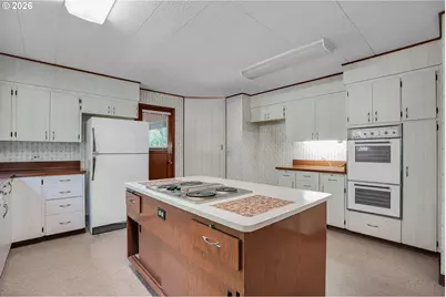 5910 W A St, West Linn, OR 97068 - Photo 12