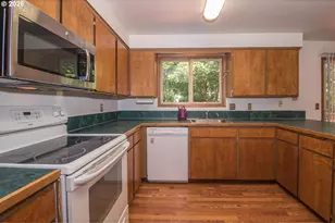 11611 NE Flanders St, Portland, OR 97220 - Photo 8