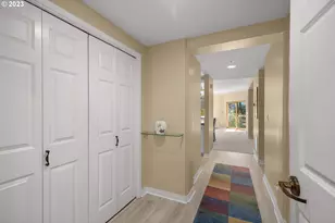 1132 SW 19th Ave, Portland, OR 97205 - Photo 4