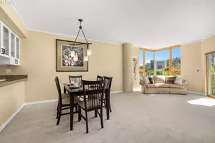 1132 SW 19th Ave, Portland, OR 97205 - Photo 6