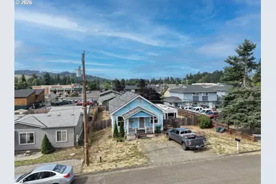 1732 E Washington Ave, Cottage Grove, OR 97424 - Photo 2