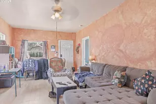 1732 E Washington Ave, Cottage Grove, OR 97424 - Photo 4