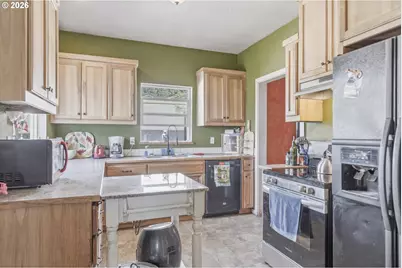 1732 E Washington Ave, Cottage Grove, OR 97424 - Photo 10