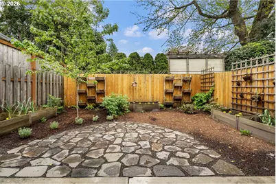 5546 SE Oak St, Portland, OR 97215 - Photo 26