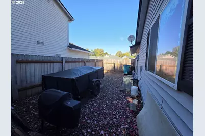 413 SE 8th St, Battle Ground, WA 98604 - Photo 8