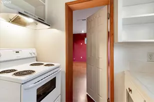 3330 SW 87th Ave, Portland, OR 97225 - Photo 36