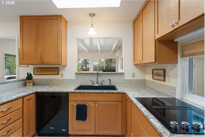 14085 SW Linda Ln, Beaverton, OR 97006 - Photo 16