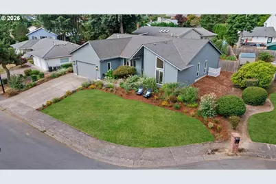 2564 Bronco Ct, West Linn, OR 97068 - Photo 2