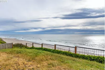 1933 NW Harbor Ave, Lincoln City, OR 97367 - Photo 2