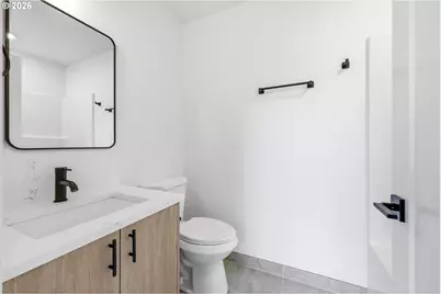 11715 SE Ash St, Portland, OR 97216 - Photo 32