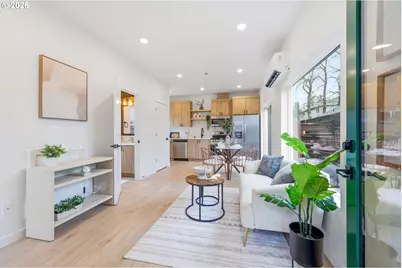 11715 SE Ash St, Portland, OR 97216 - Photo 6