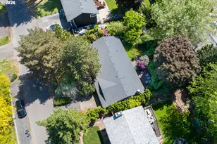 440 NW Yonia Ct, Hillsboro, OR 97124 - Photo 36