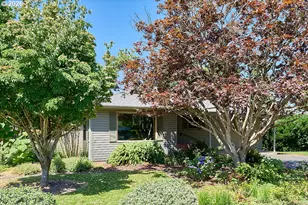 1245 SW Gilorr St, McMinnville, OR 97128 - Photo 2