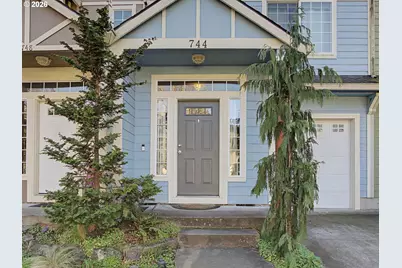 744 E Historic Columbia Ri Hwy, Troutdale, OR 97060 - Photo 2