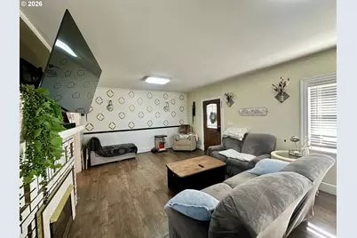 10303 S D St, Island City, OR 97850 - Photo 12