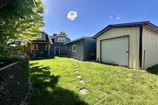 10303 S D St, Island City, OR 97850 - Photo 6