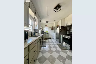10303 S D St, Island City, OR 97850 - Photo 16