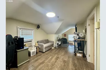 10303 S D St, Island City, OR 97850 - Photo 36