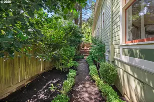 2104 SW Spring St, Portland, OR 97201 - Photo 36