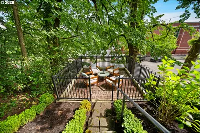 2104 SW Spring St, Portland, OR 97201 - Photo 36