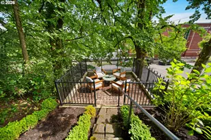 2104 SW Spring St, Portland, OR 97201 - Photo 36