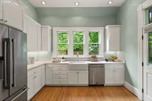 2104 SW Spring St, Portland, OR 97201 - Photo 12