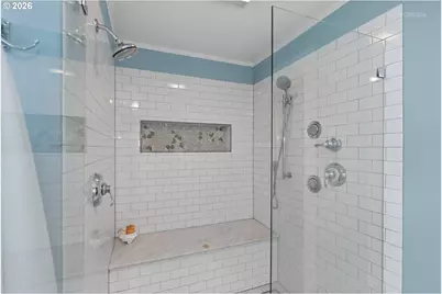 2104 SW Spring St, Portland, OR 97201 - Photo 24