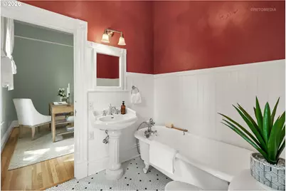 2104 SW Spring St, Portland, OR 97201 - Photo 18