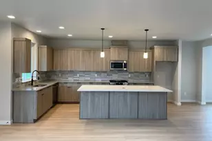 8265 SE Quincy St, Hillsboro, OR 97123 - Photo 4