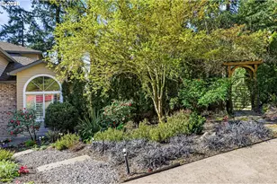 8550 SW Rogue Ln, Wilsonville, OR 97070 - Photo 4