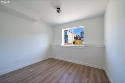 110 Crescent St, Tillamook, OR 97141 - Photo 28