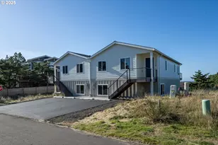 110 Crescent St, Tillamook, OR 97141 - Photo 2